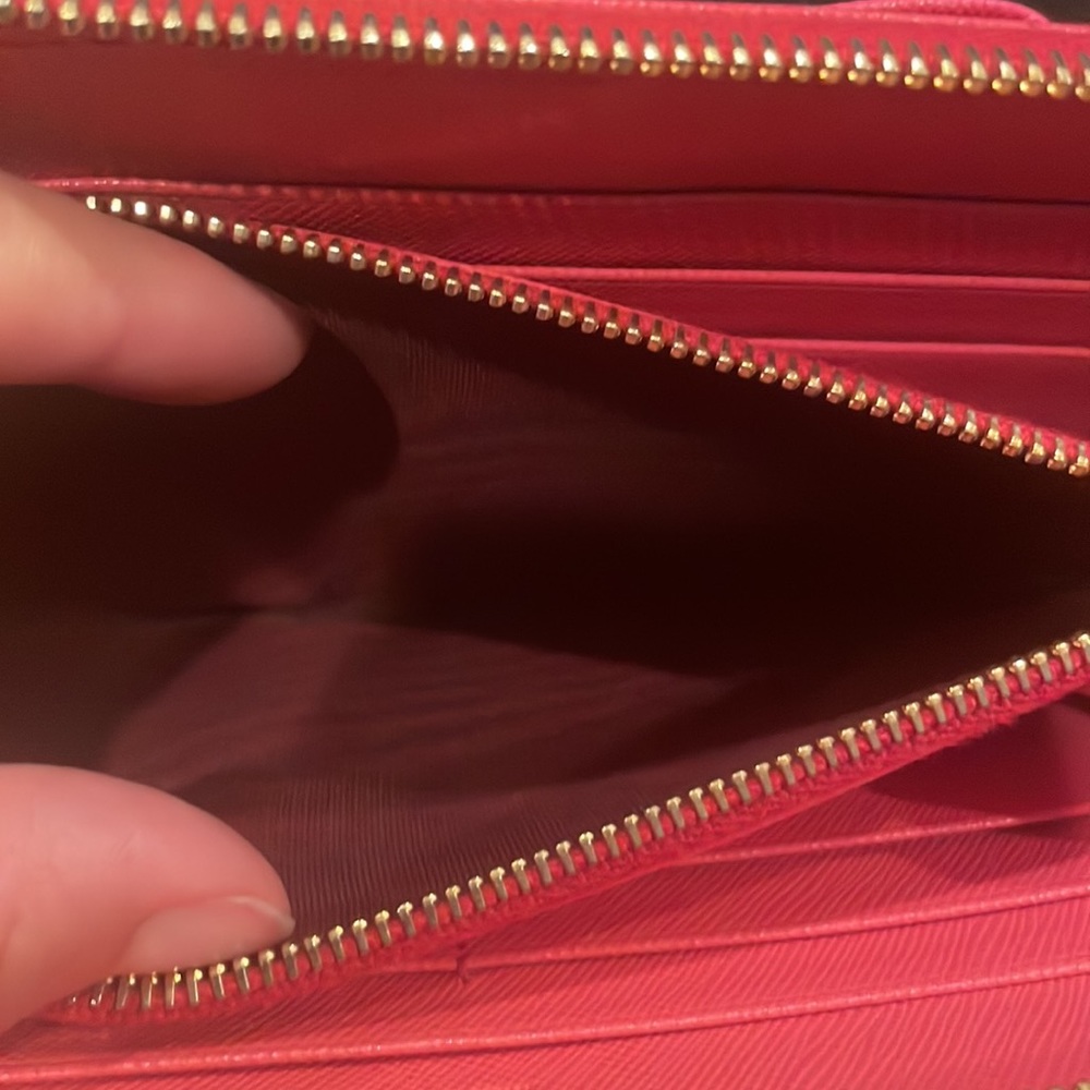 HOT PINK PRADA ZIPPY WALLET - Picture 13 of 17